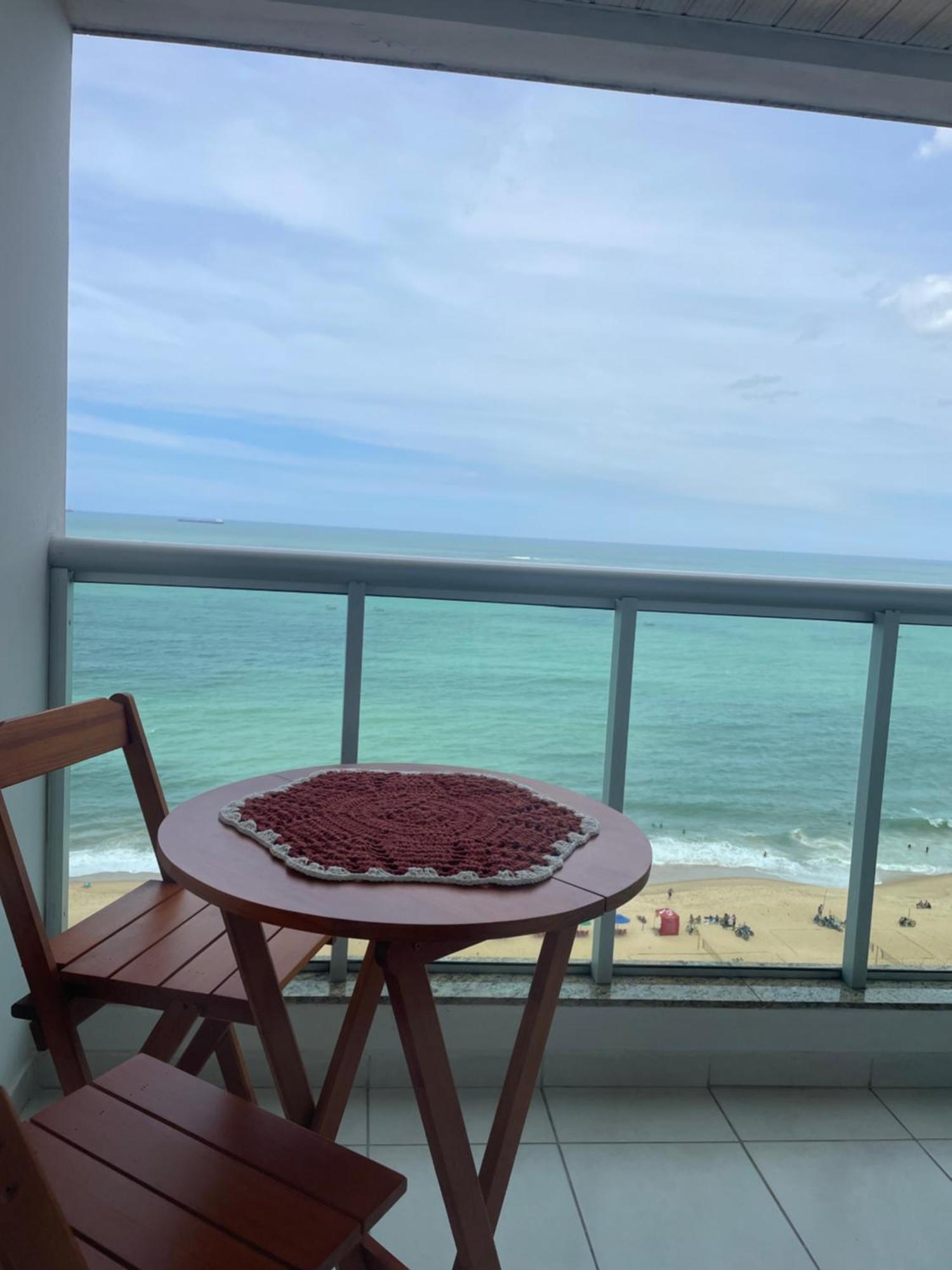 Flat Frente Mar Com Varanda *